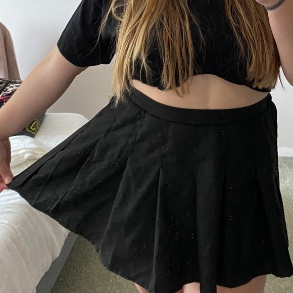 Black Pleated Skirt - Picture 2 of 2
